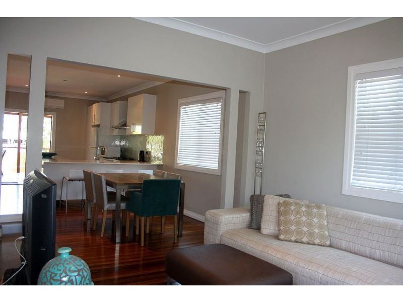 17 Hamilton Ave, Hendra QLD 4011