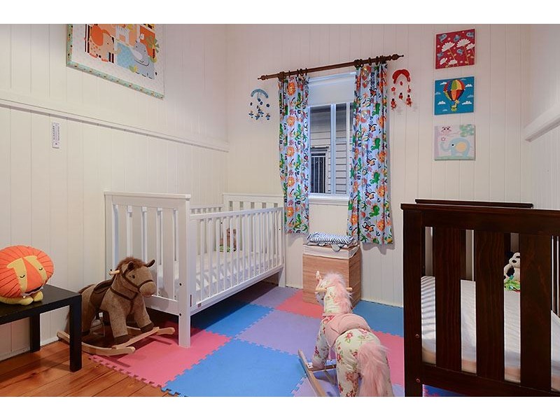 27 Gordon Street, Hendra QLD 4011