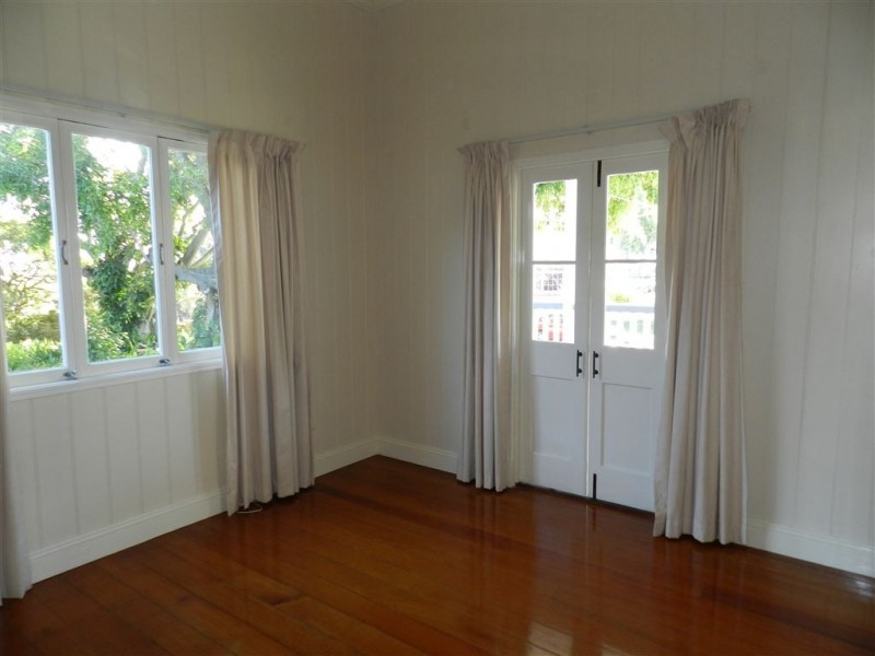 26 Seventh Avenue, Windsor QLD 4030