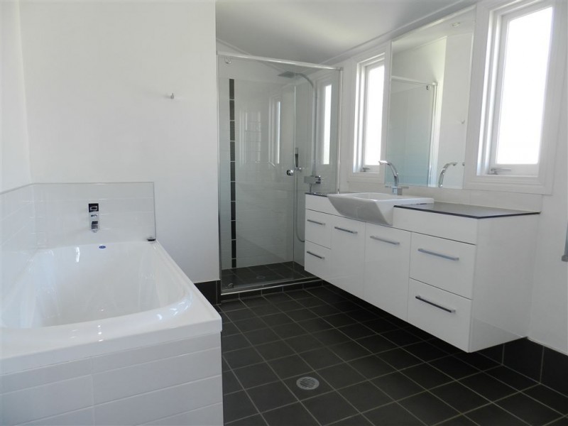 26 Seventh Avenue, Windsor QLD 4030