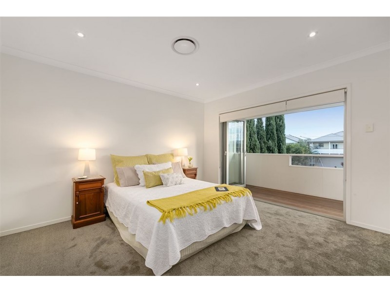 34 Raceview Avenue, Hendra QLD 4011