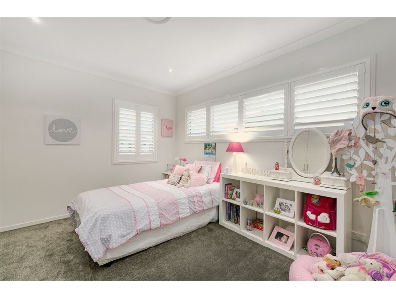 34 Raceview Avenue, Hendra QLD 4011