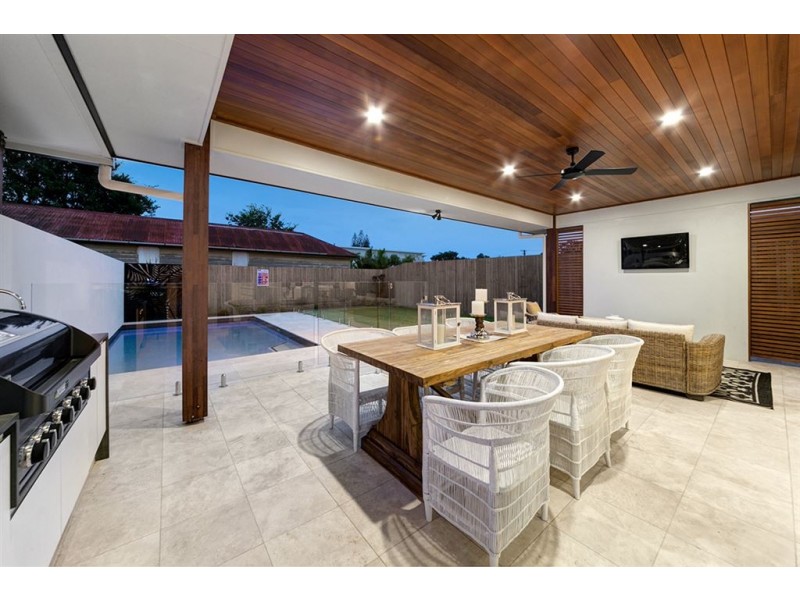 68 Raceview Avenue, Hendra QLD 4011