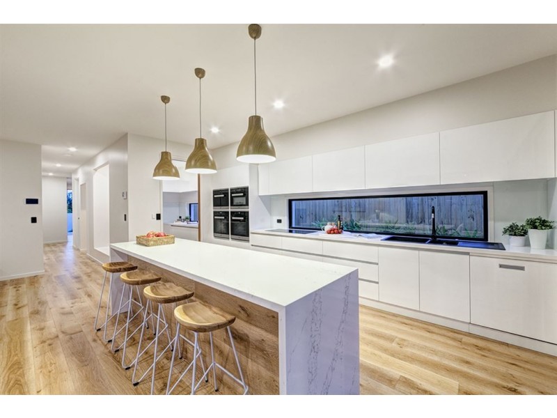 68 Raceview Avenue, Hendra QLD 4011