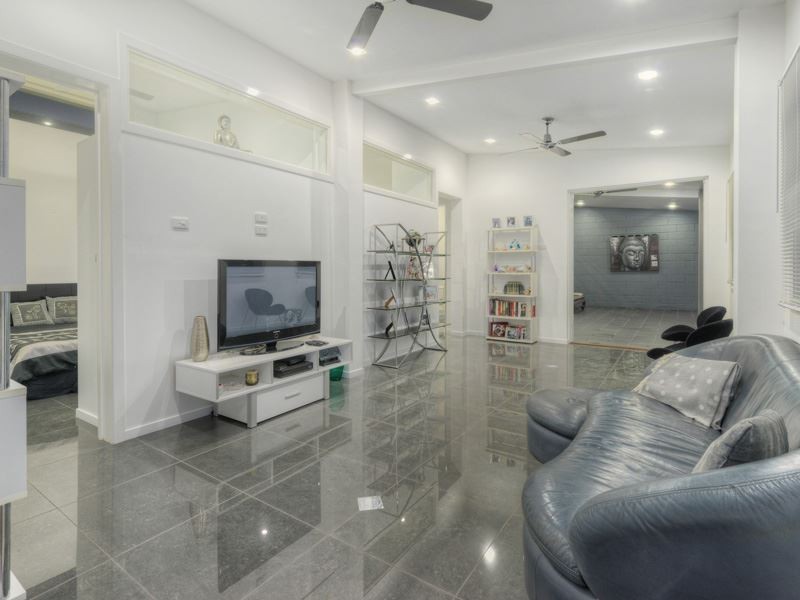 7 Hamilton Avenue, Hendra QLD 4011