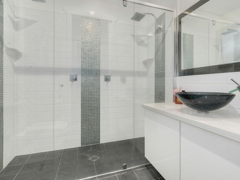 7 Hamilton Avenue, Hendra QLD 4011