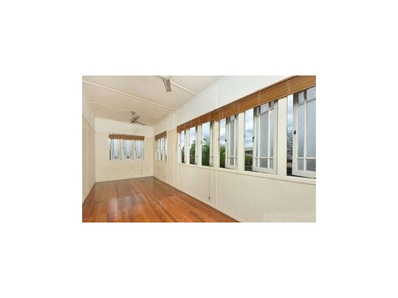 2 Dorames St, Hendra QLD 4011