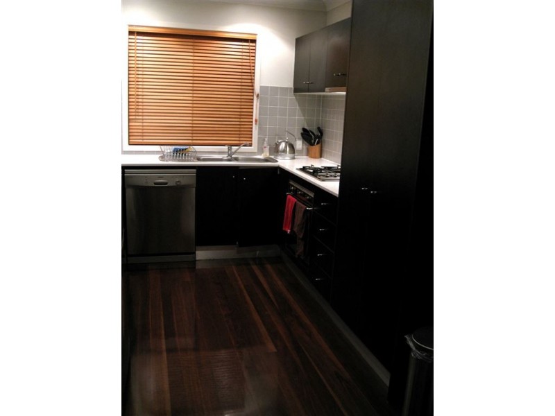 12 Aden St, Albion QLD 4010