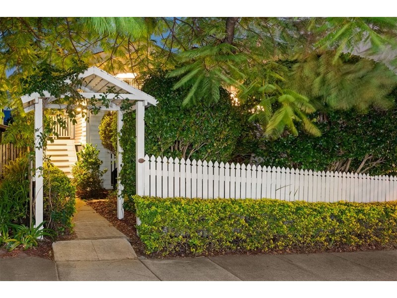 23 Bellevue Terrace, Clayfield QLD 4011