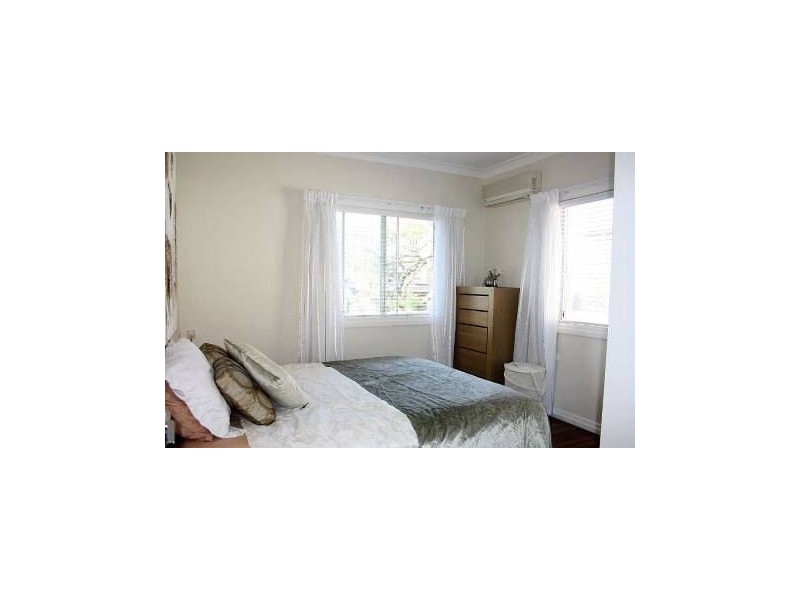 17 Hamilton Ave, Hendra QLD 4011