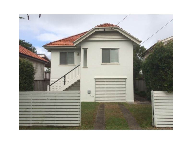 17 Hamilton Ave, Hendra QLD 4011