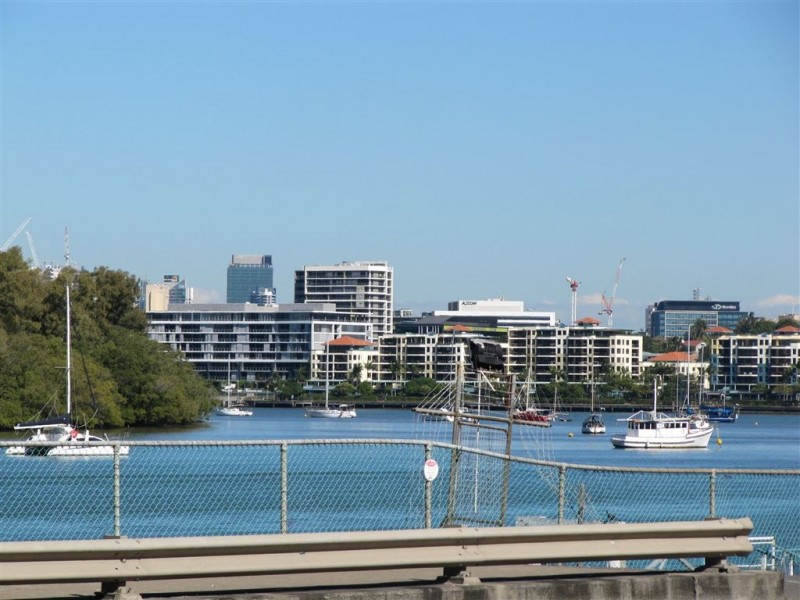 2/260 Kingsford Smith Drive, Hamilton QLD 4007