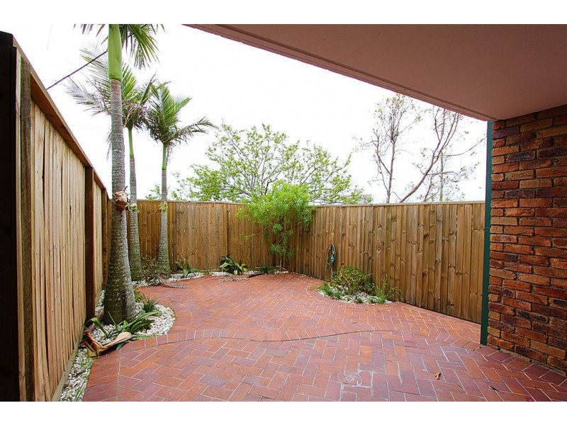 1/10 Rokeby Terrace, Taringa QLD 4068