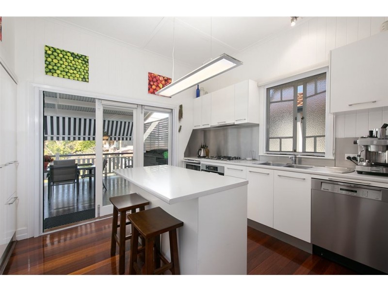 57 College Street, Hamilton QLD 4007