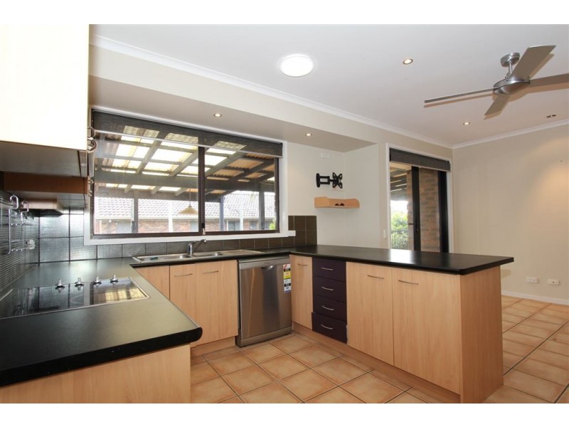 24 Candlebark St, Aspley QLD 4034