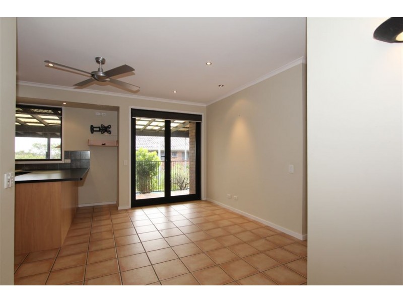 24 Candlebark St, Aspley QLD 4034