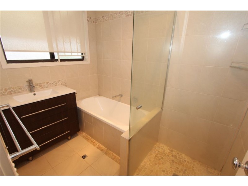 24 Candlebark St, Aspley QLD 4034