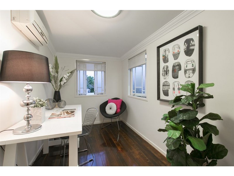 2 Harding Street, Hendra QLD 4011