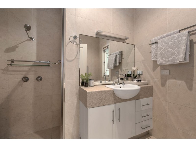 2 Harding Street, Hendra QLD 4011