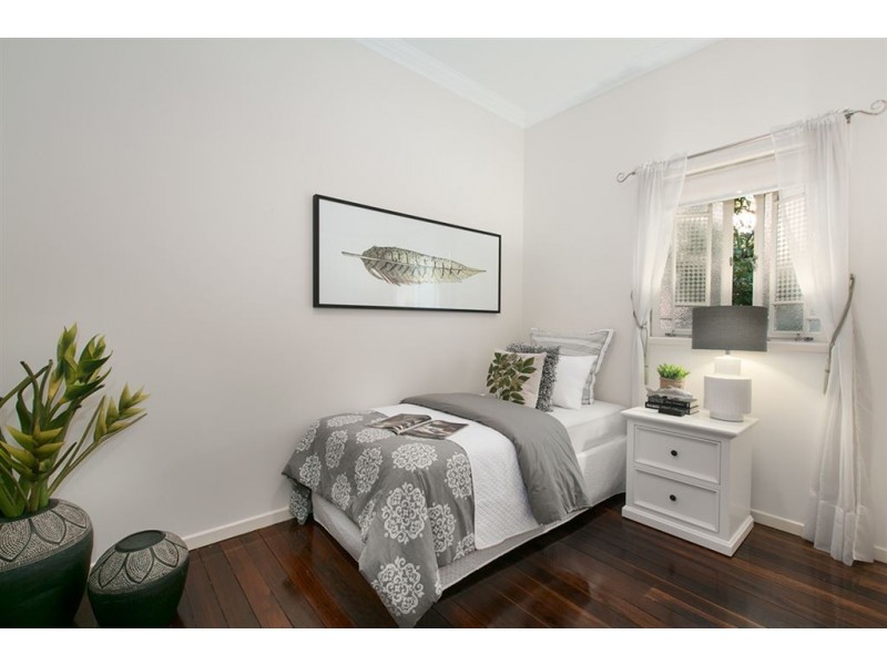 2 Harding Street, Hendra QLD 4011