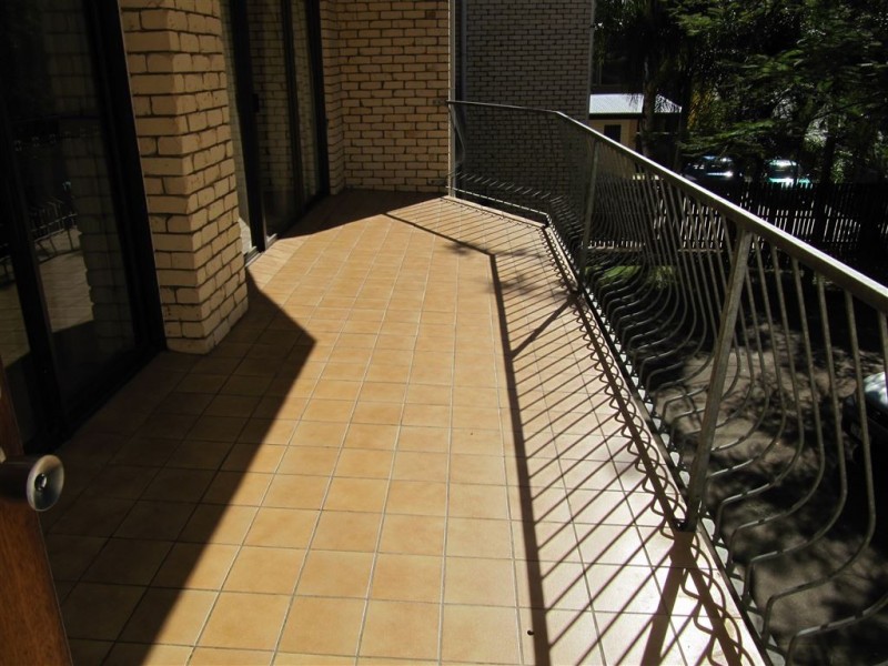 2/77 Sandford St, St Lucia QLD 4067