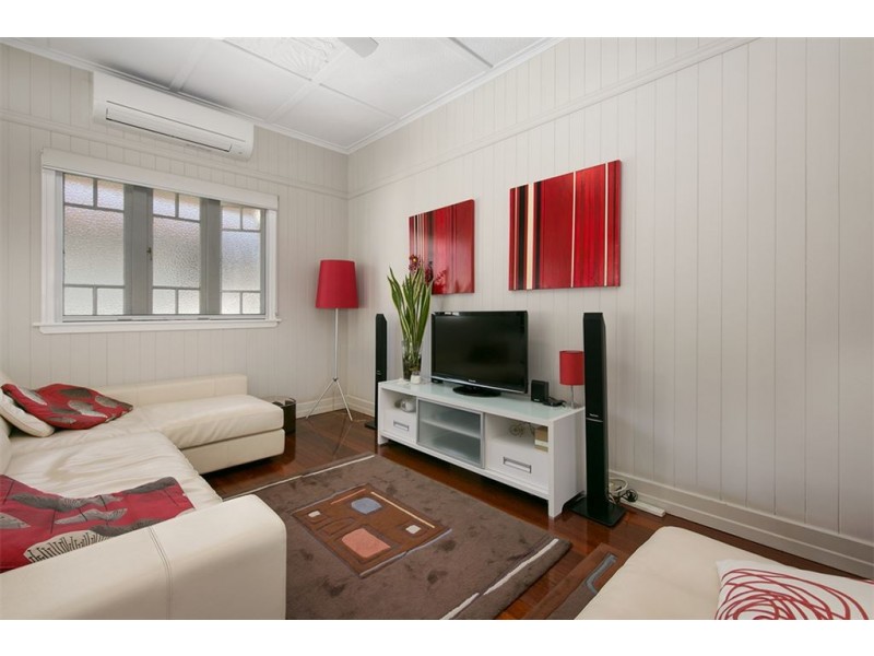 57 College Street, Hamilton QLD 4007