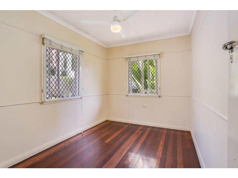 45 Wooloowin Avenue, Wooloowin QLD 4030