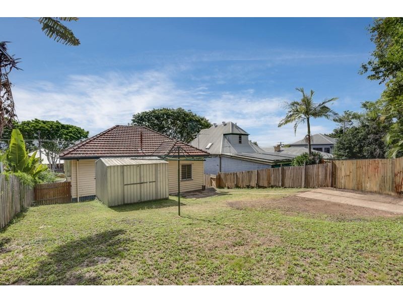 45 Wooloowin Avenue, Wooloowin QLD 4030