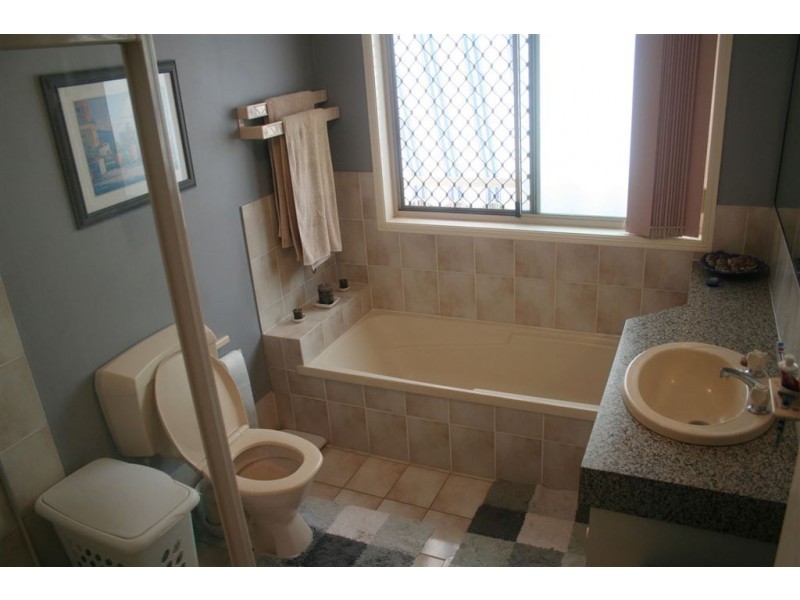 117 McAlroy Street, Ferny Grove QLD 4055