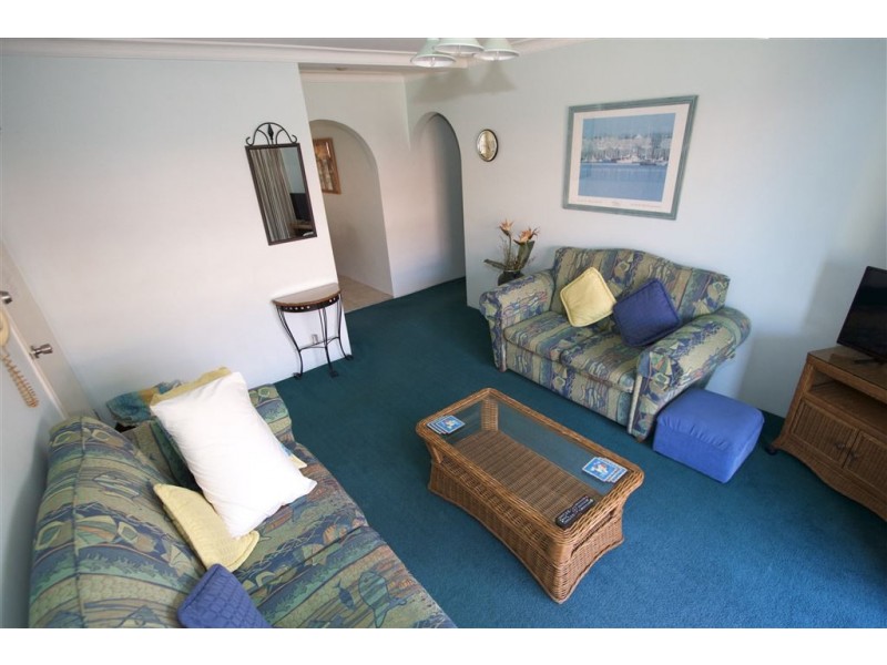 2/64 Hilltop Avenue, Chermside QLD 4032