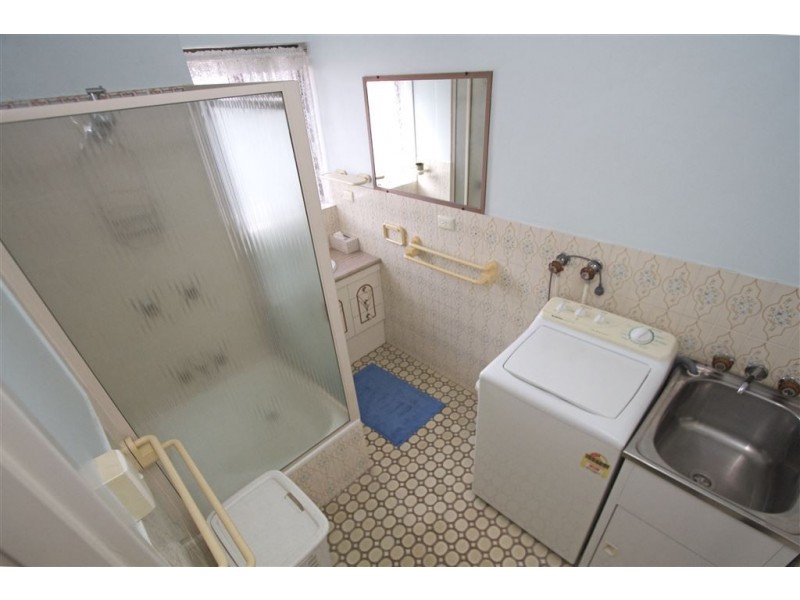 2/64 Hilltop Avenue, Chermside QLD 4032