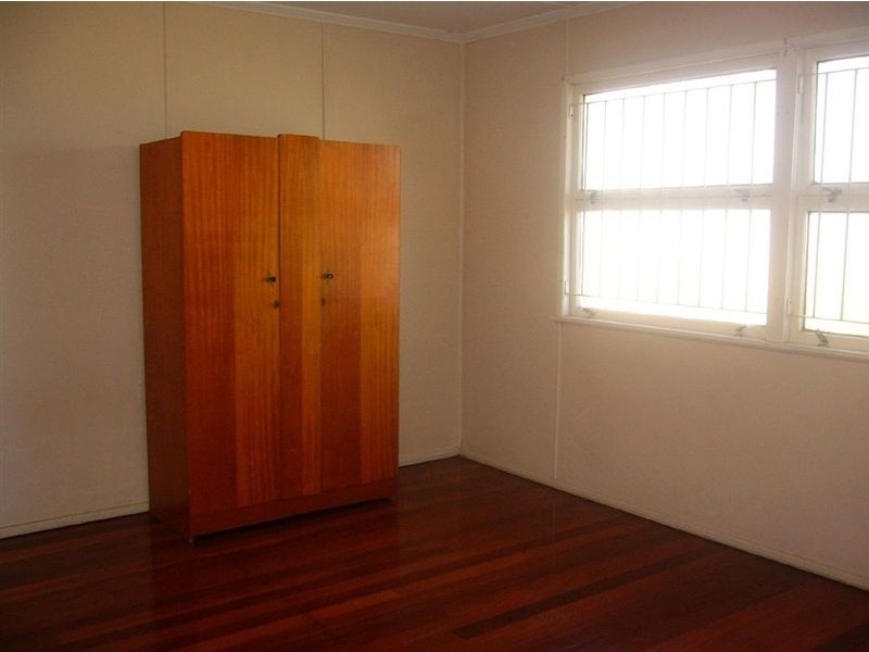 2/165 Hudson Road, Wooloowin QLD 4030