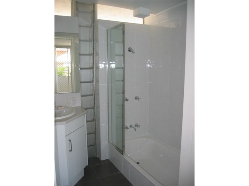 2/37 Montpelier Street, Clayfield QLD 4011