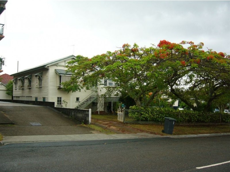1 Wolseley St, Clayfield QLD 4011