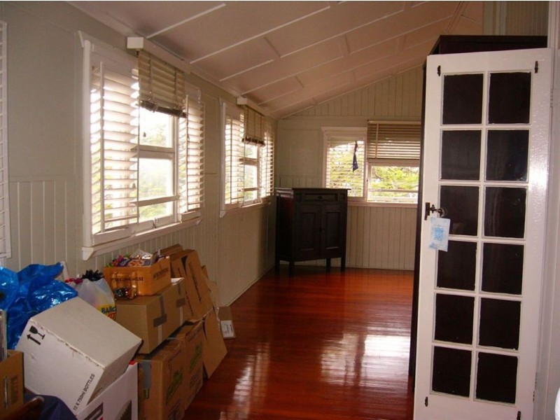 1 Wolseley St, Clayfield QLD 4011