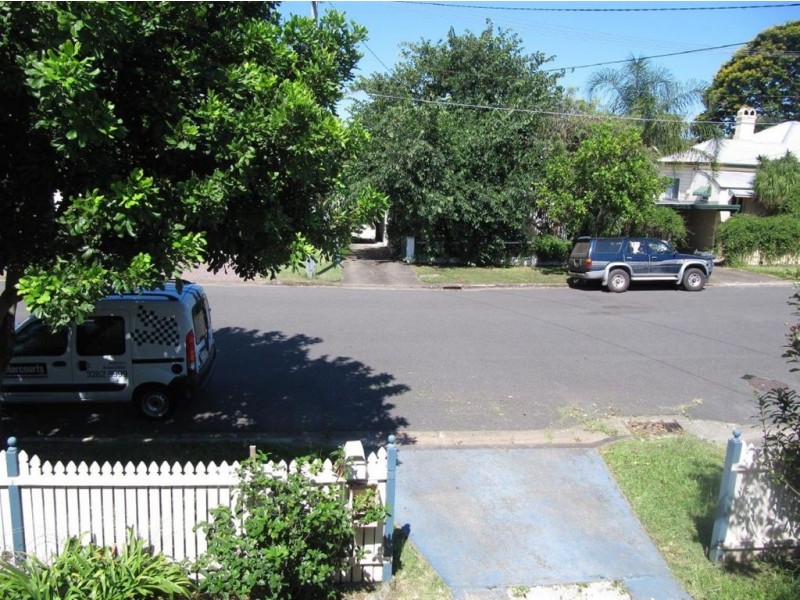 8 Thomas Street, Clayfield QLD 4011