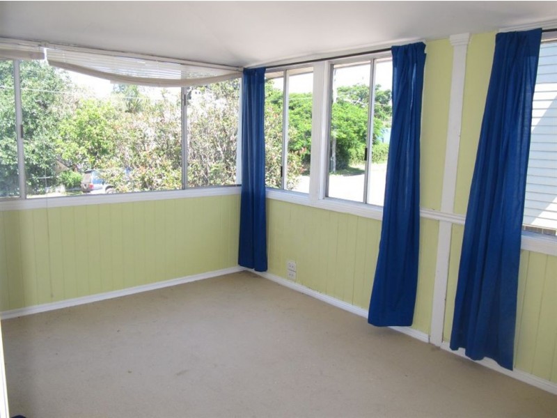 8 Thomas Street, Clayfield QLD 4011