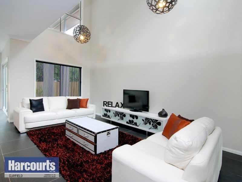 22 Pleystowe Cres, Hendra QLD 4011