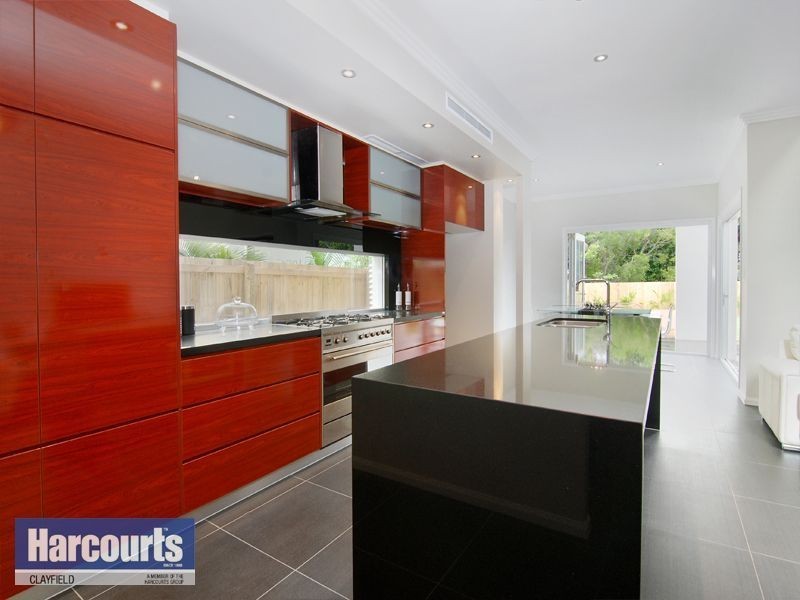 22 Pleystowe Cres, Hendra QLD 4011