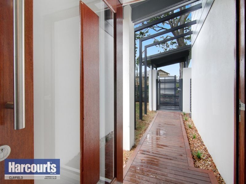 22 Pleystowe Cres, Hendra QLD 4011