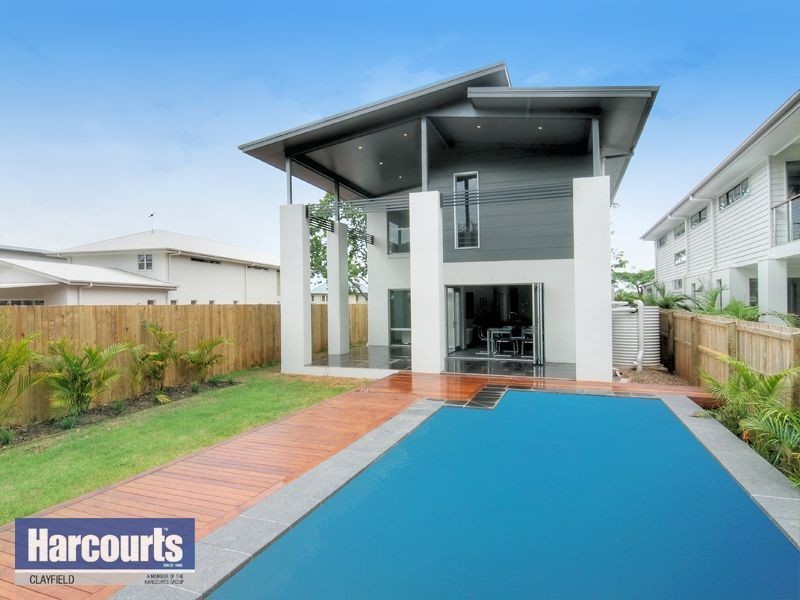 22 Pleystowe Cres, Hendra QLD 4011