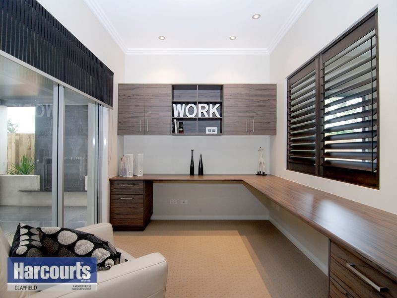 22 Pleystowe Cres, Hendra QLD 4011