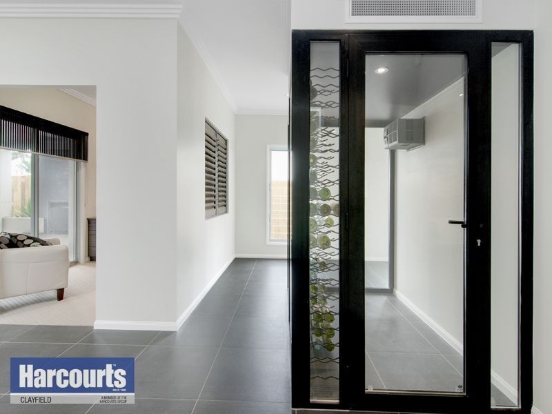 22 Pleystowe Cres, Hendra QLD 4011