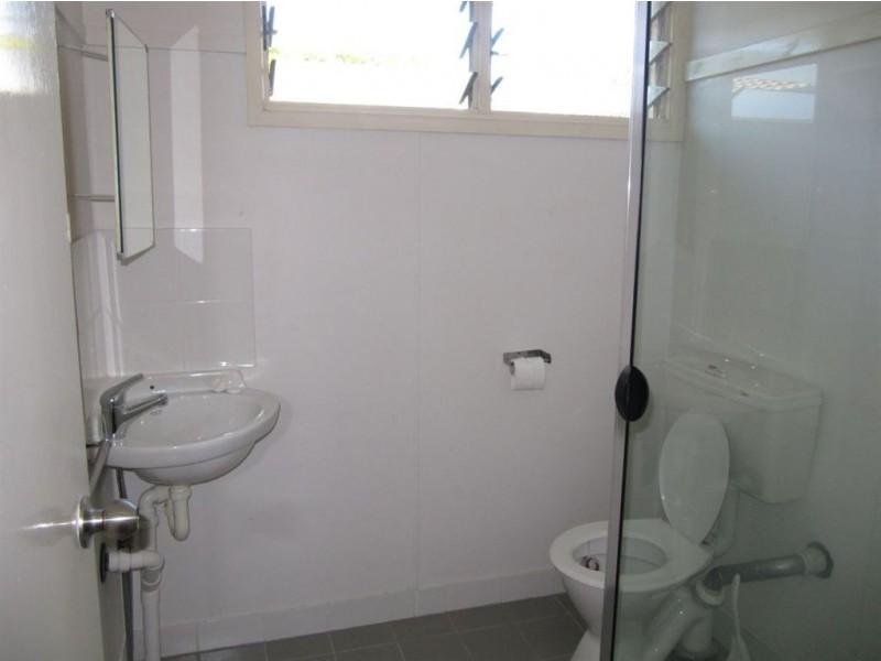 2/121 McLennan St, Wooloowin QLD 4030