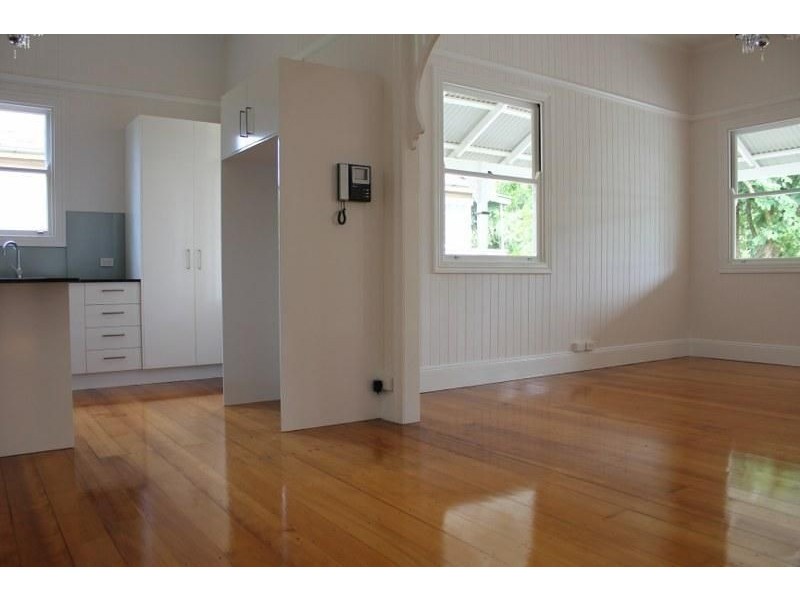 30 Thorrold St, Wooloowin QLD 4030