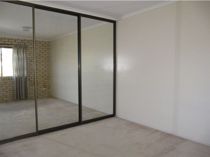 2/77 Sandford St, St Lucia QLD 4067