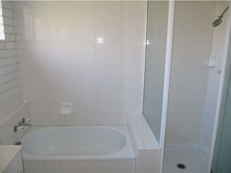 2/77 Sandford St, St Lucia QLD 4067