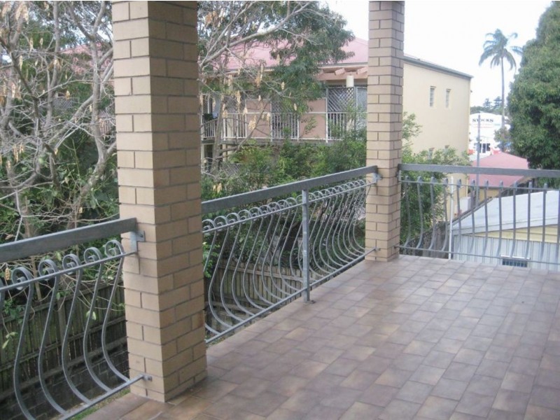 2/14 Collins street, Clayfield QLD 4011