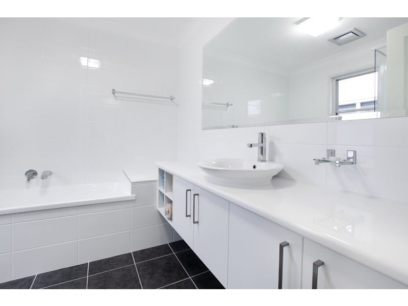 27 Webster Avenue, Hendra QLD 4011