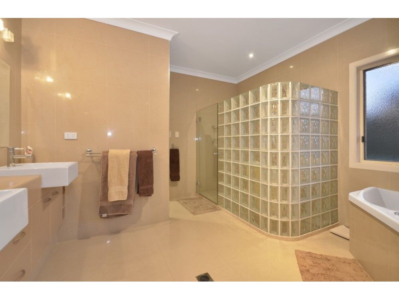 19 Chaseley Street, Nudgee QLD 4014